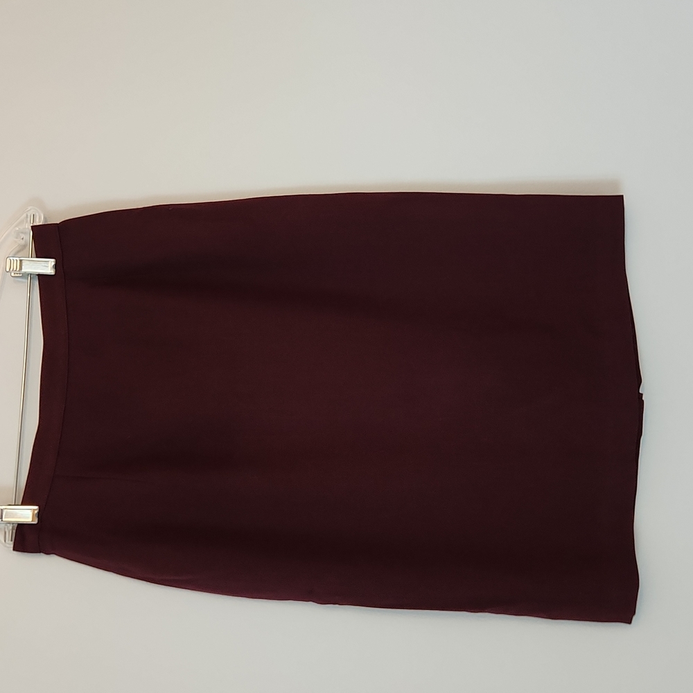 Peter Nygard , wool pencil skirt ,size 8